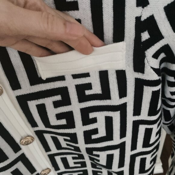 NWT Chic Black & White Geometric Knit Cardigan Sweater Jacket - Picture 6 of 7